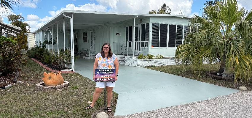 Venice, FL Mobile Home for Sale located at 983 Nogoya E Bay Indies