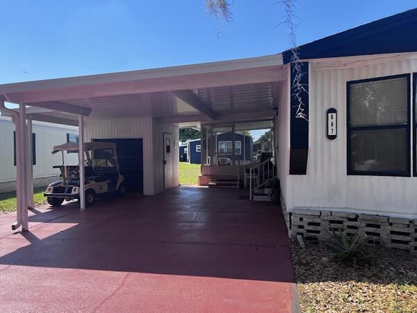 Winter Haven, FL Mobile Home for Sale located at 687 Century Lane Hidden Golf Club