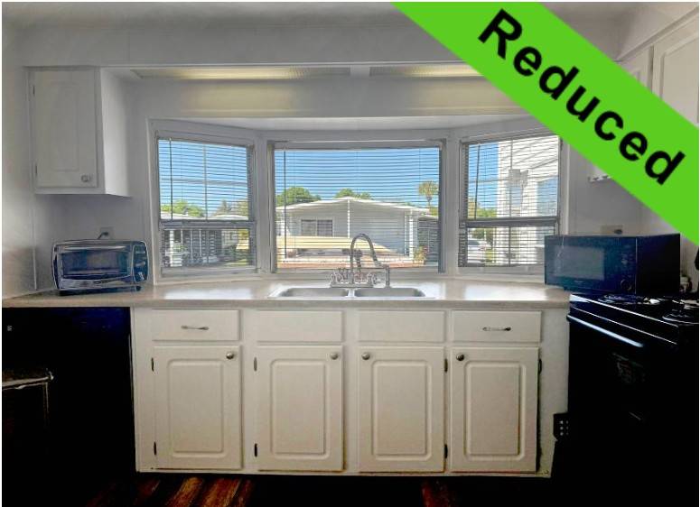 Ellenton, FL Mobile Home for Sale located at 49 Colony Dr N Colony Cove