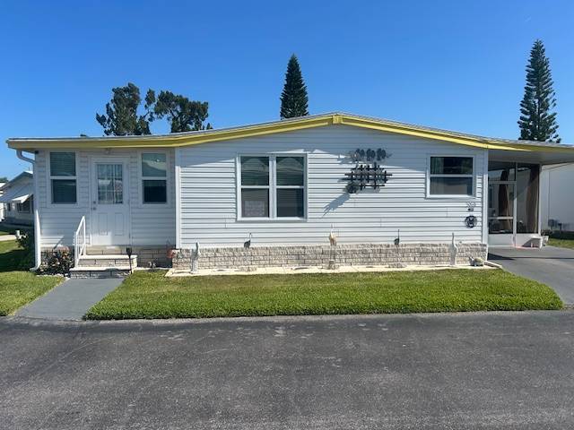 New Port Richey, FL Mobile Home for Sale located at 5068 Coco Plum Circle Colony Cove