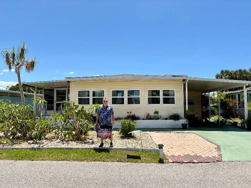 Venice, FL Mobile Home for Sale located at 954 Inagua E Bay Indies