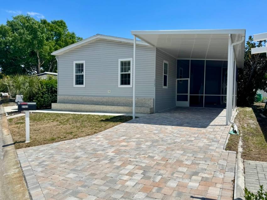 Tampa, FL Mobile Home for Sale located at 3722 Spinnaker Dr. 