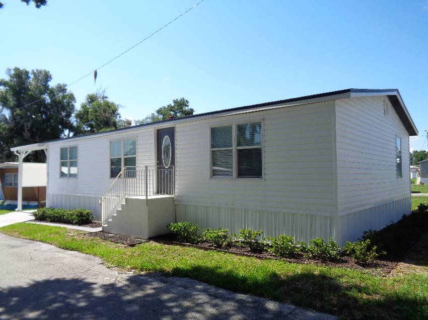 Lakeland, FL Mobile Home for Sale located at 1225 George St Lakeland Estates