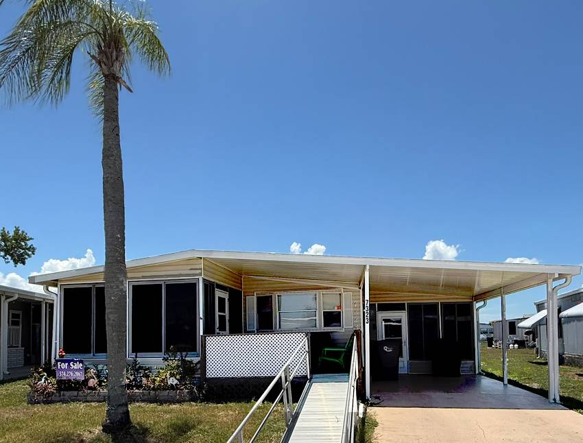 Ellenton, FL Mobile Home for Sale located at 7323 Westwood Dr Colony Cove