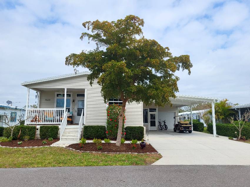 Sarasota, FL Mobile Home for Sale located at 5523 Yarmouth Lane Camelot Lakes Village