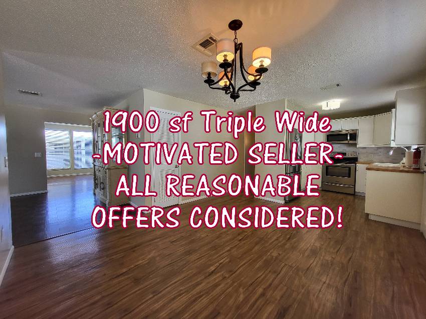 Sarasota, FL Mobile Home for Sale located at 2110 Fremont Dr Park East Club
