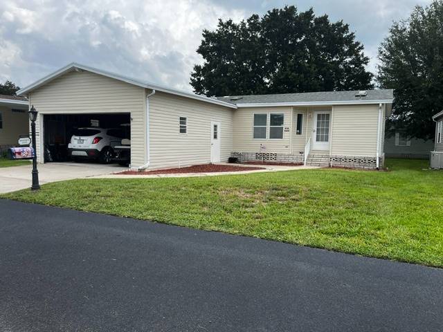Winter Haven, FL Mobile Home for Sale located at 1329 Las Brisas Lane Four Lakes Golf & Country Club
