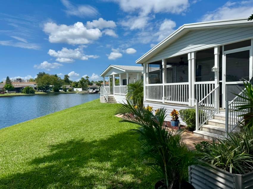 Tampa, FL Mobile Home for Sale located at 3724 Yardarm Dr. 