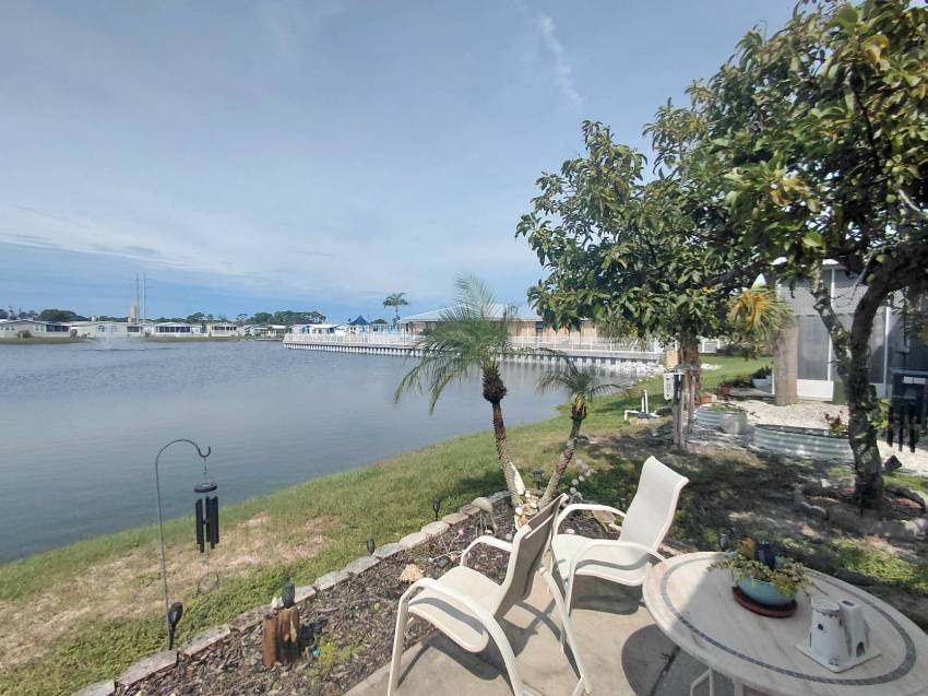 Tarpon Springs, FL Mobile Home for Sale located at 1952 Chris Dr The Meadows