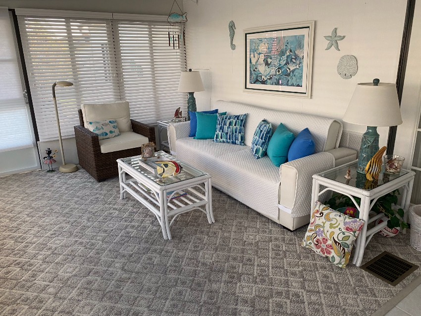 manufactured home living room