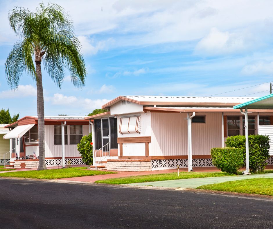 Why Mobile Home Parks in Florida Are Popular with Snowbirds