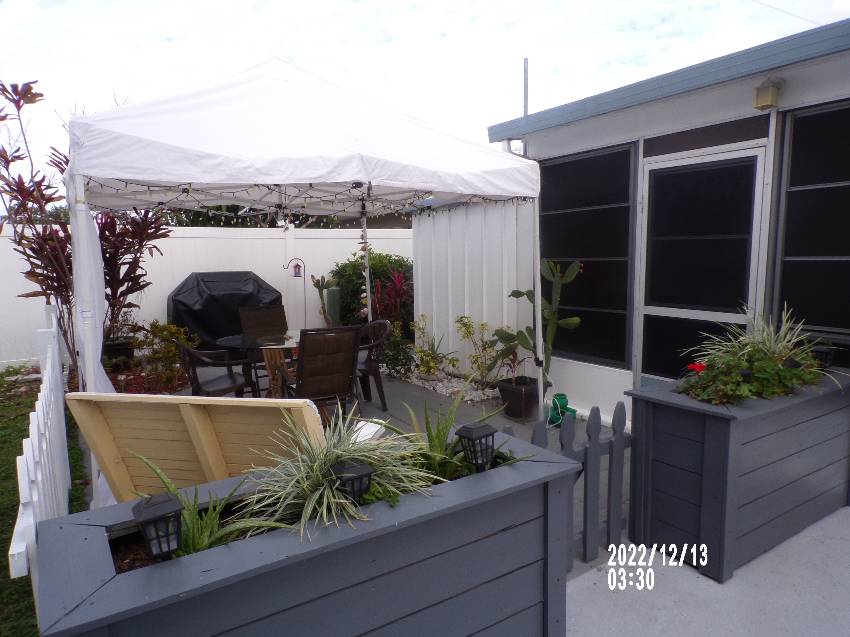 Mobile Home Deck and Patio Decorating Ideas