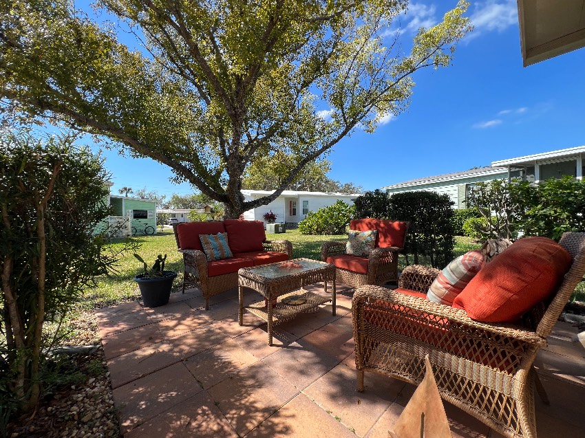 Mobile Home Deck and Patio Decorating Ideas