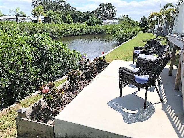 Mobile Home Deck and Patio Decorating Ideas