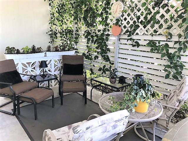 Mobile Home Deck and Patio Decorating Ideas