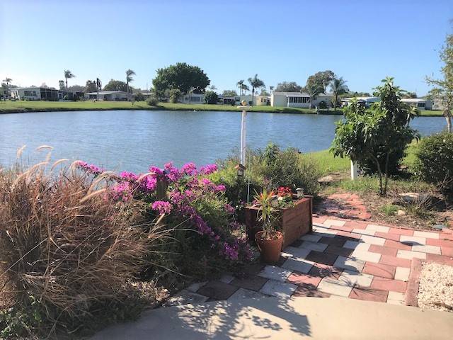 Mobile Home Deck and Patio Decorating Ideas