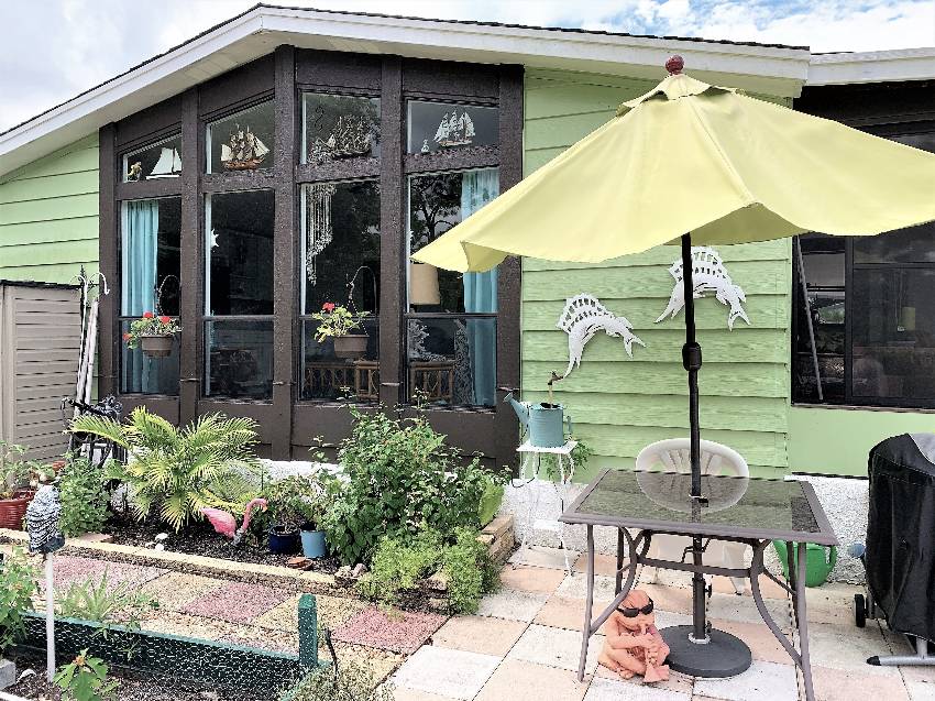 Mobile Home Deck and Patio Decorating Ideas