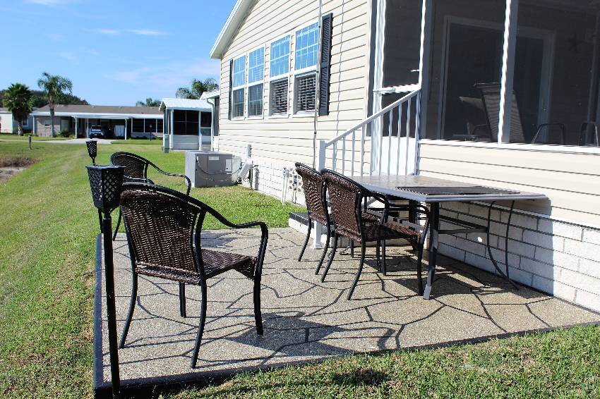 Mobile Home Deck and Patio Decorating Ideas