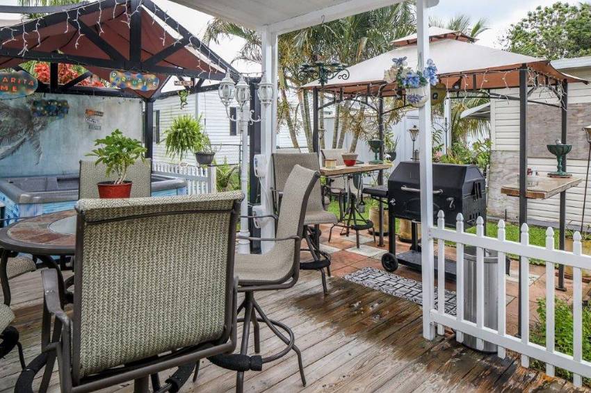 Mobile Home Deck and Patio Decorating Ideas