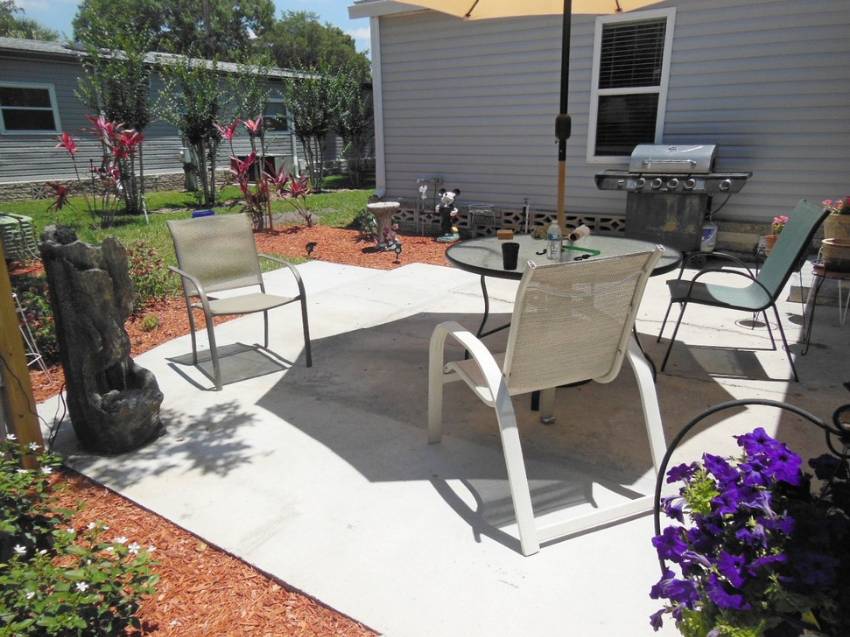 Mobile Home Deck and Patio Decorating Ideas