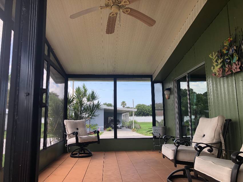 Mobile Home Sunroom and Lanai Decorating Ideas
