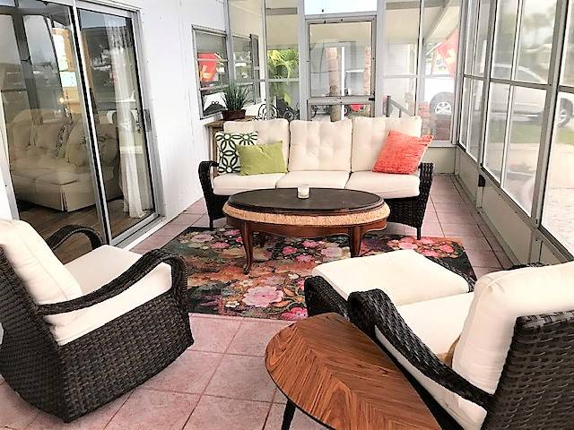 Mobile Home Sunroom and Lanai Decorating Ideas