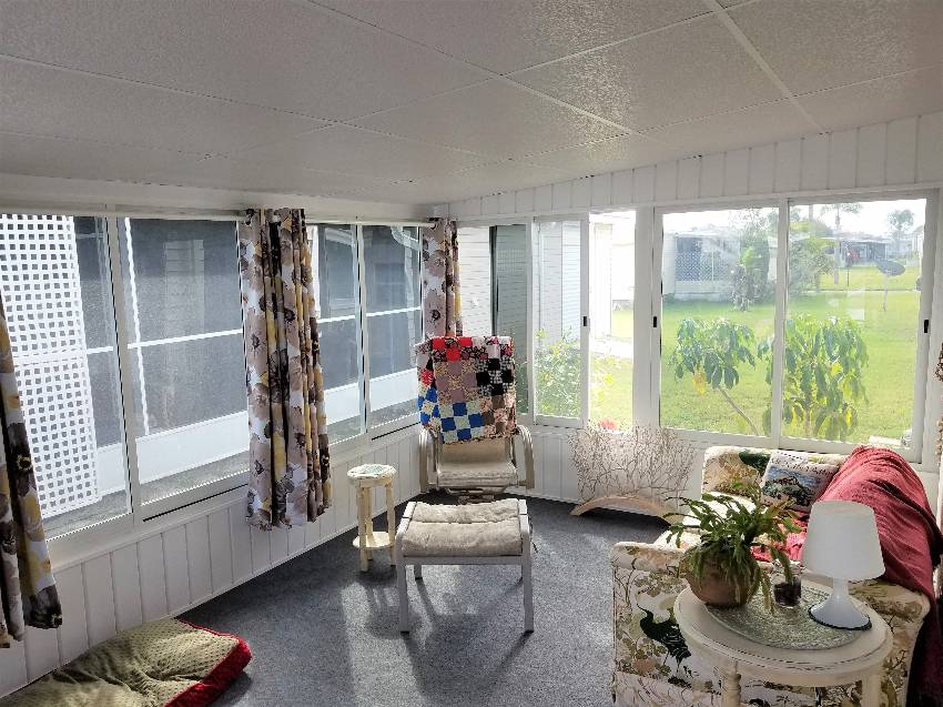 Mobile Home Sunroom and Lanai Decorating Ideas