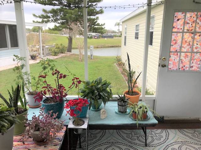 Mobile Home Sunroom and Lanai Decorating Ideas