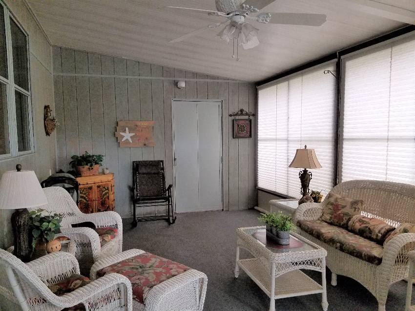 Mobile Home Sunroom and Lanai Decorating Ideas