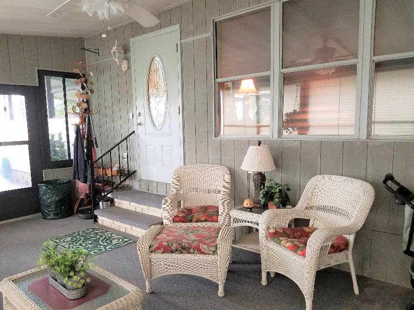 Mobile Home Sunroom and Lanai Decorating Ideas