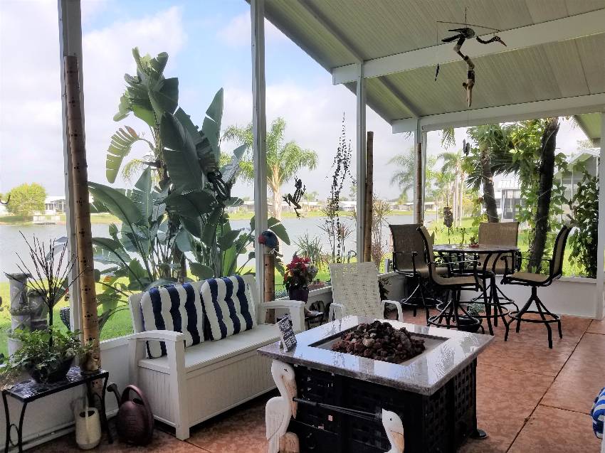 Mobile Home Sunroom and Lanai Decorating Ideas