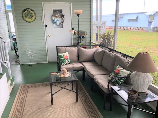 Mobile Home Sunroom and Lanai Decorating Ideas