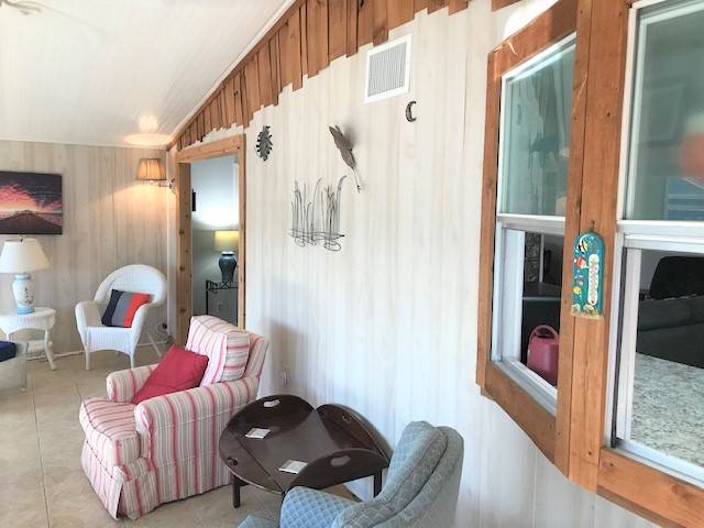 Mobile Home Sunroom and Lanai Decorating Ideas