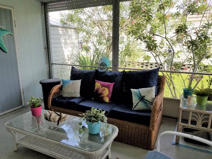 Mobile Home Sunroom and Lanai Decorating Ideas