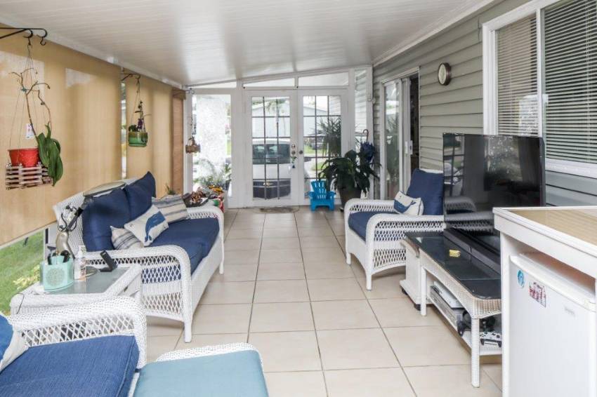 Mobile Home Sunroom and Lanai Decorating Ideas