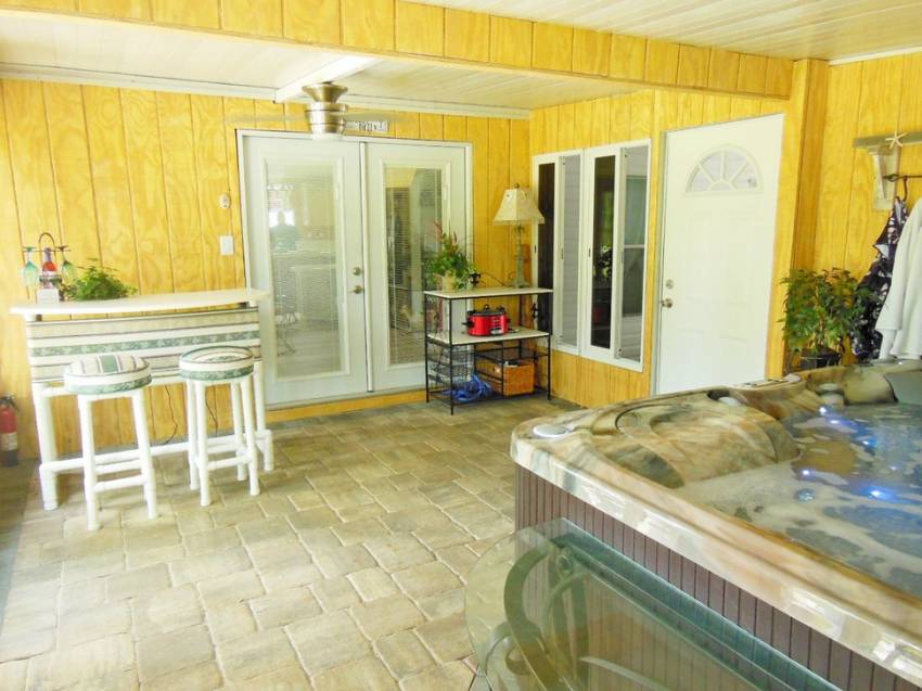 Mobile Home Sunroom and Lanai Decorating Ideas