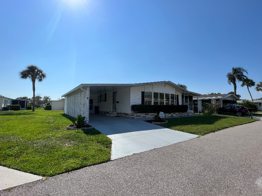 6362 Ravenglass Way a Sarasota, FL Mobile or Manufactured Home for Sale