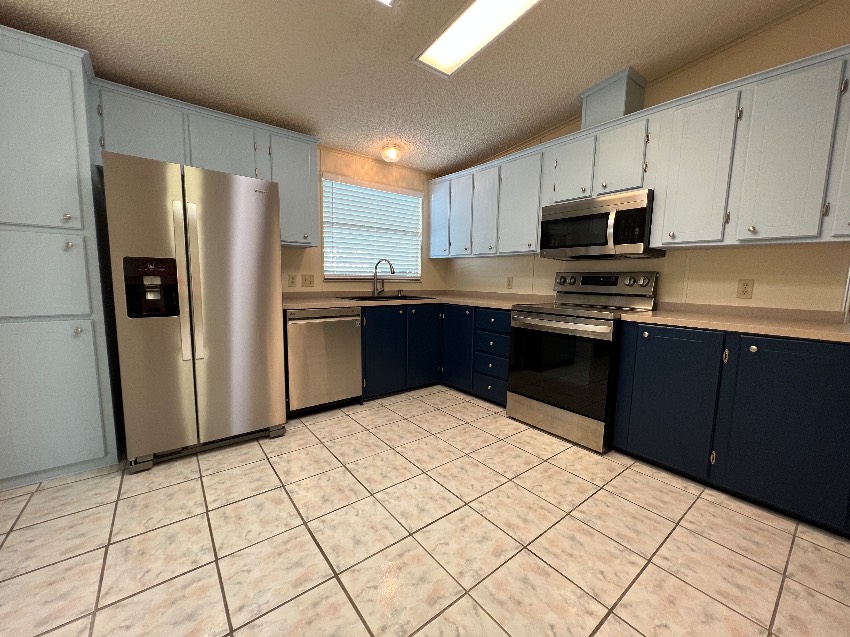 6362 Ravenglass Way a Sarasota, FL Mobile or Manufactured Home for Sale