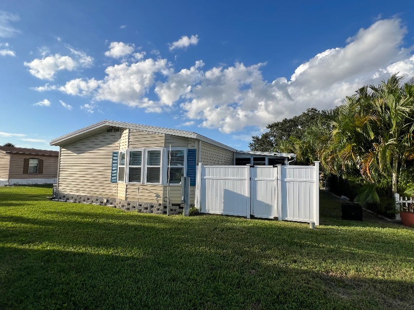 6402 Ravenglass Way a Sarasota, FL Mobile or Manufactured Home for Sale