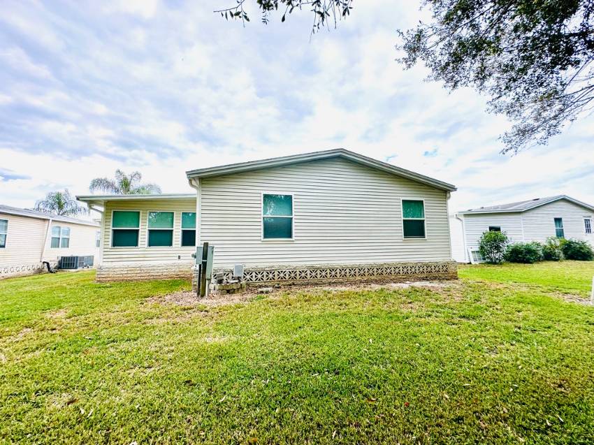 4736 Crestwicke Drive a Lakeland, FL Mobile or Manufactured Home for Sale