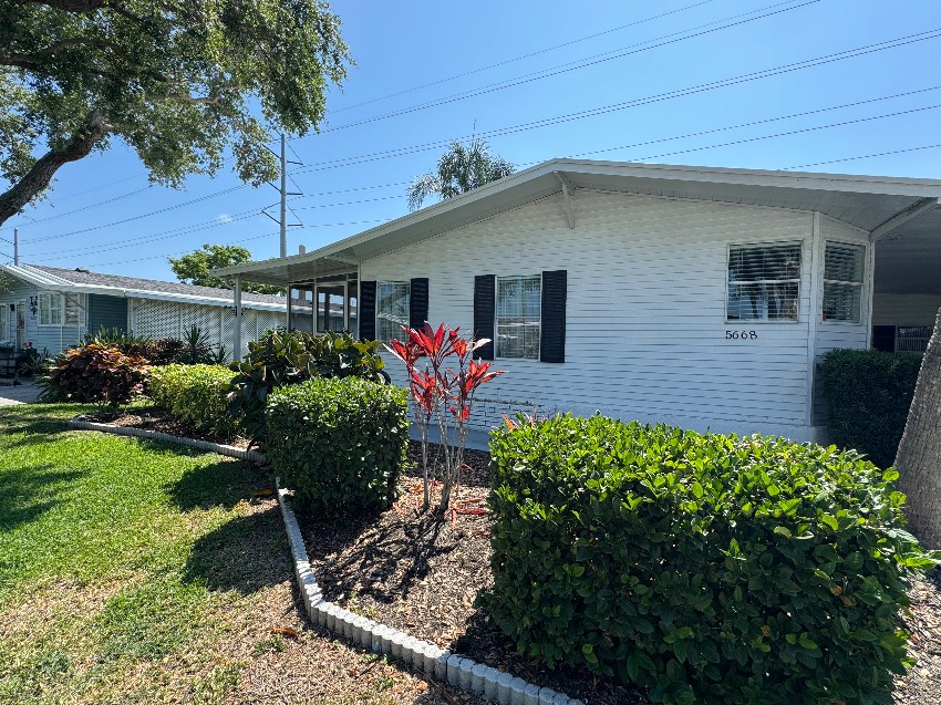 5668 Axminster Dr. a Sarasota, FL Mobile or Manufactured Home for Sale