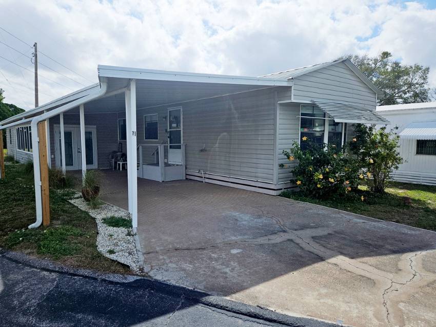 71 Juniper Drive West a Dundee, FL Mobile or Manufactured Home for Sale