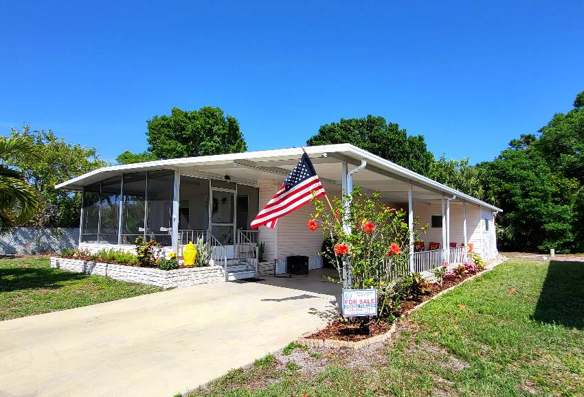 8221 Morgan Drive a Sarasota, FL Mobile or Manufactured Home for Sale