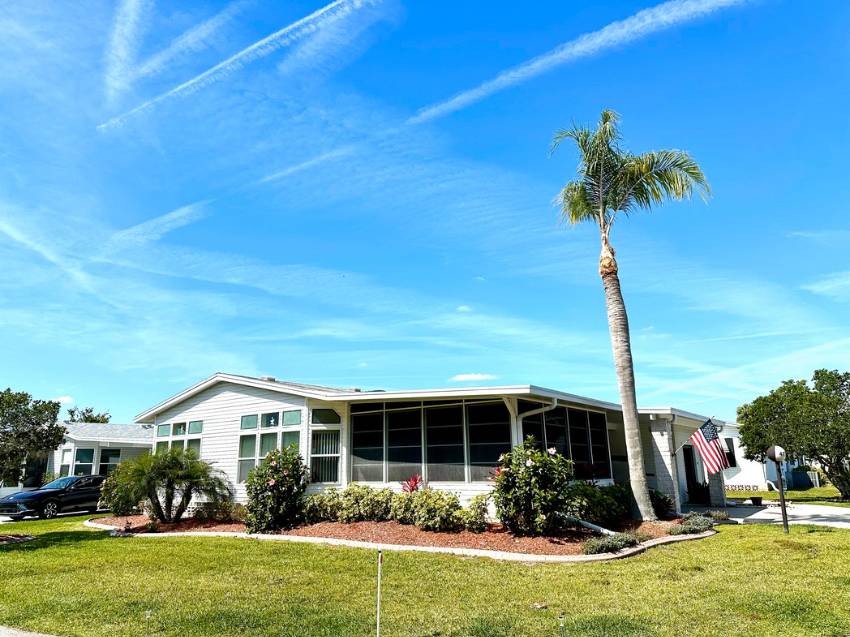 4715 Crestwicke Drive a Lakeland, FL Mobile or Manufactured Home for Sale