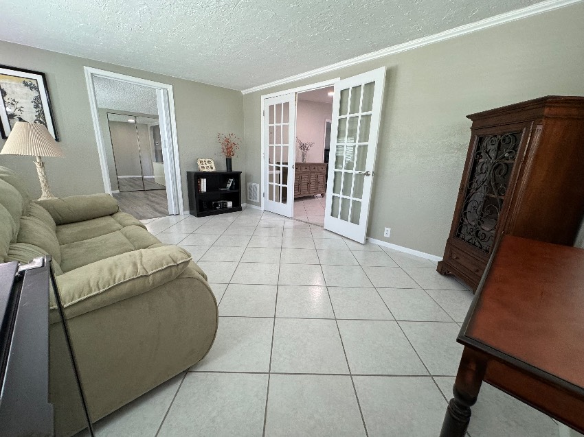 6278 Cardigan Circle a Sarasota, FL Mobile or Manufactured Home for Sale