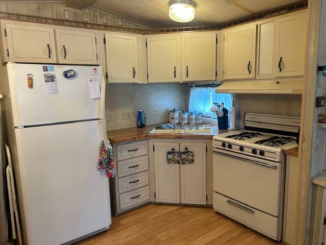 9014 Bolton #13 a Hudson, FL Mobile or Manufactured Home for Sale