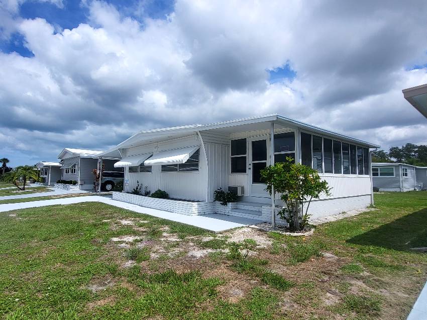 2357 Fremont Drive a Sarasota, FL Mobile or Manufactured Home for Sale