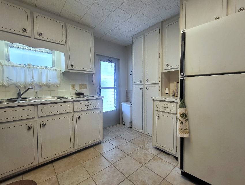 2357 Fremont Drive a Sarasota, FL Mobile or Manufactured Home for Sale