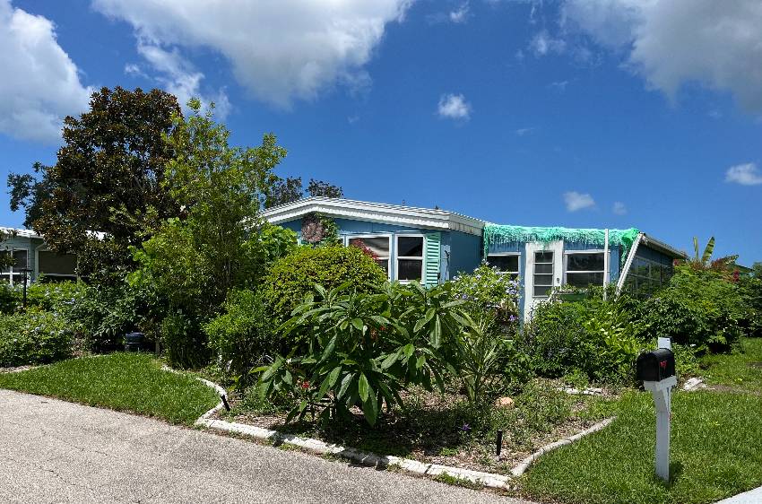 465 Zacapa a Venice, FL Mobile or Manufactured Home for Sale