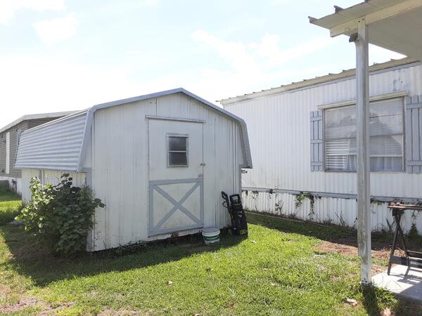 185 Dogwood a Lakeland, FL Mobile or Manufactured Home for Sale